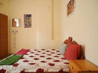 Гостевой дом Hipster Guest Rooms Пловдив Двухместный номер с 1 кроватью и общей ванной комнатой-11